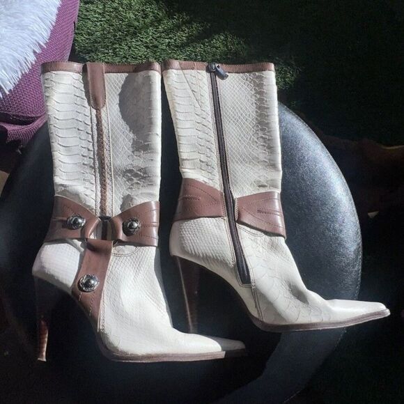 Schutz Womens Ivory With Brown leather Riding Boots Strap Buckle Boot SZ 7 B - Picture 16 of 16